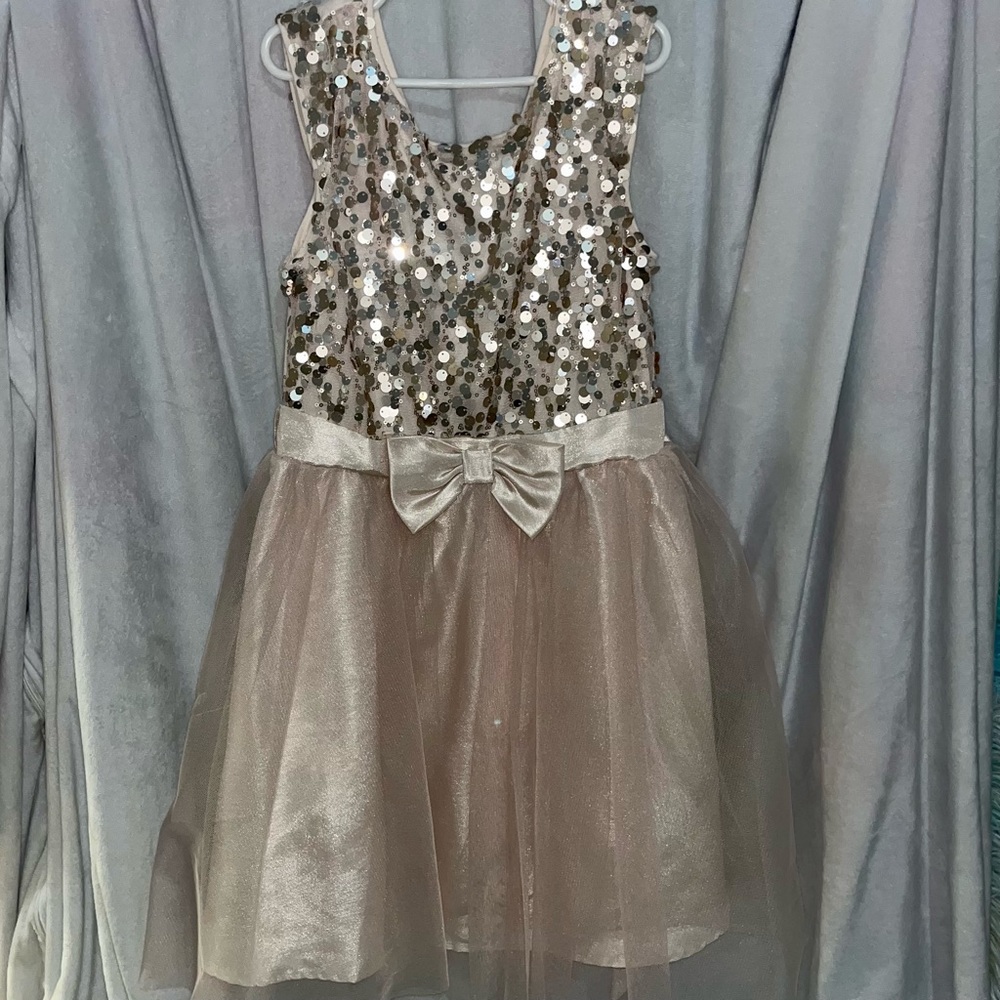 Girls sz:10 NEW sequin dress peach tan